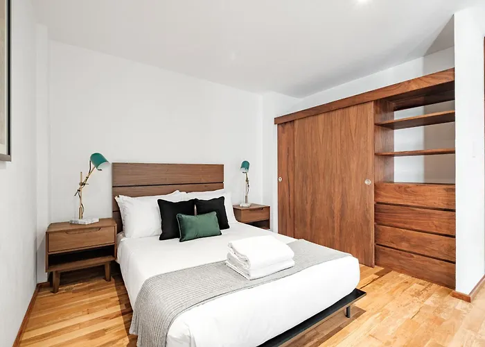 Fabulous La Condesa By Viato *